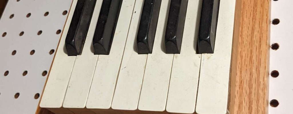 Piano Key Holder (Quartet) (Chrome)